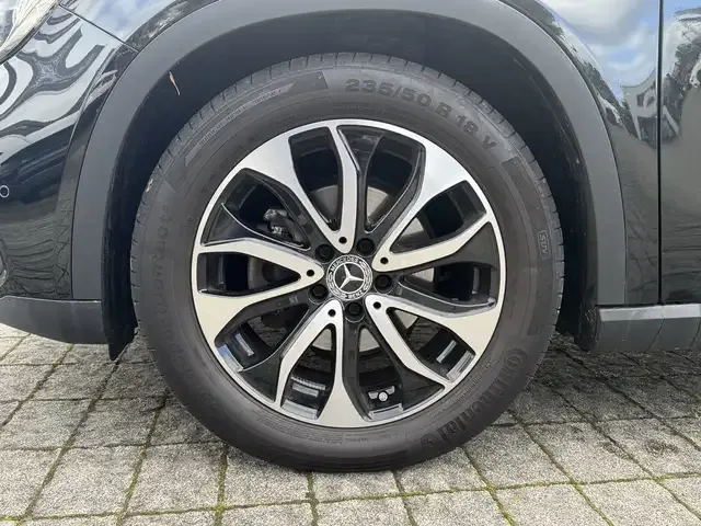 Mercedes-Benz GLA 180