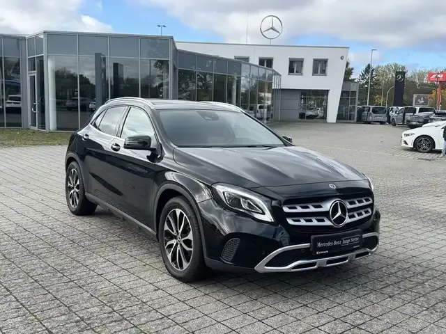 Mercedes-Benz GLA 180