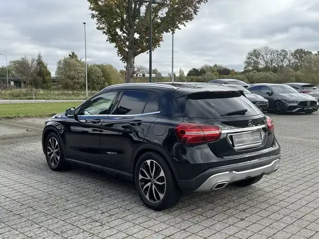 Mercedes-Benz GLA 180