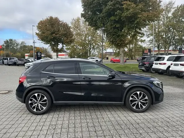 Mercedes-Benz GLA 180
