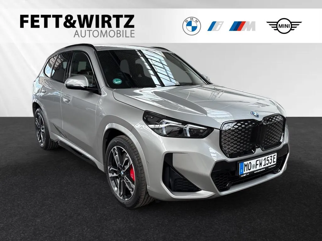BMW iX1