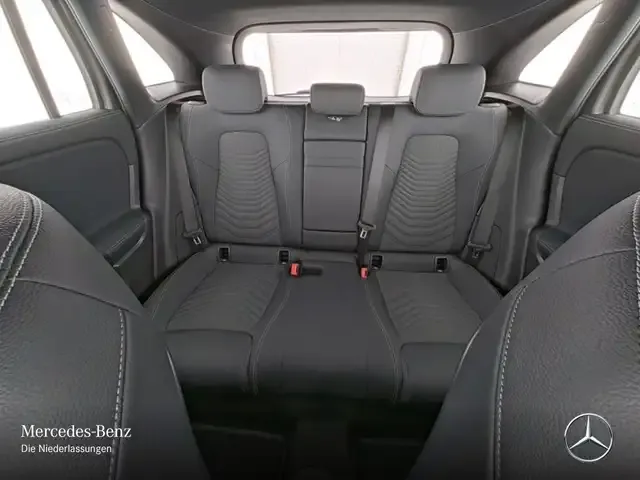 Mercedes-Benz EQA 300