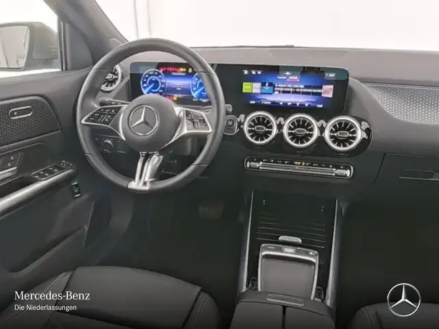 Mercedes-Benz EQA 300