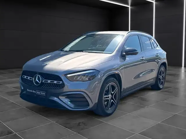 Mercedes-Benz GLA 220