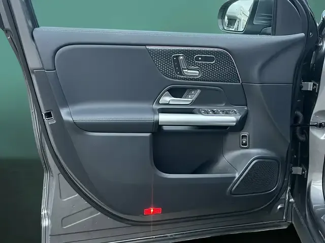 Mercedes-Benz EQA 300