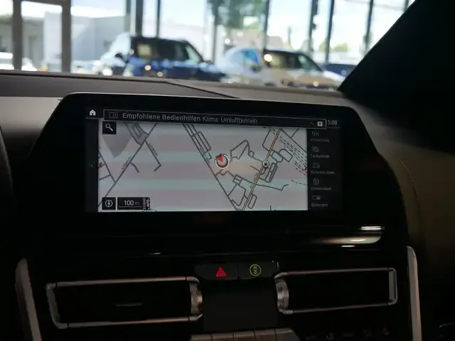 BMW 840