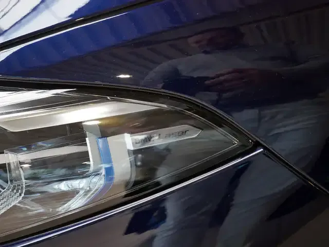 BMW 840