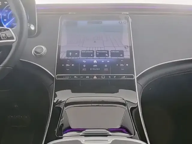 Mercedes-Benz EQE 300