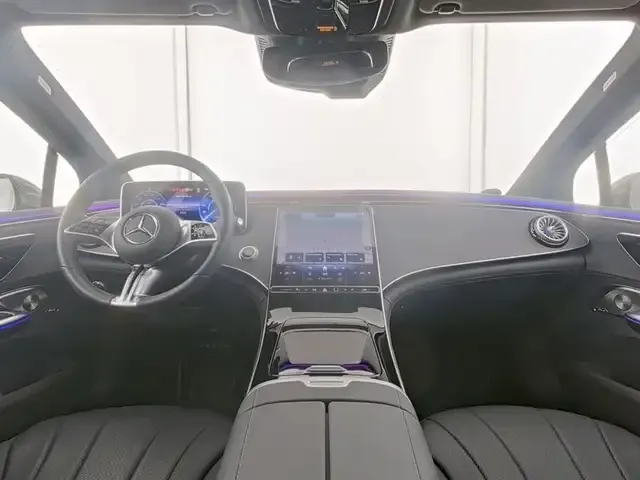 Mercedes-Benz EQE 300