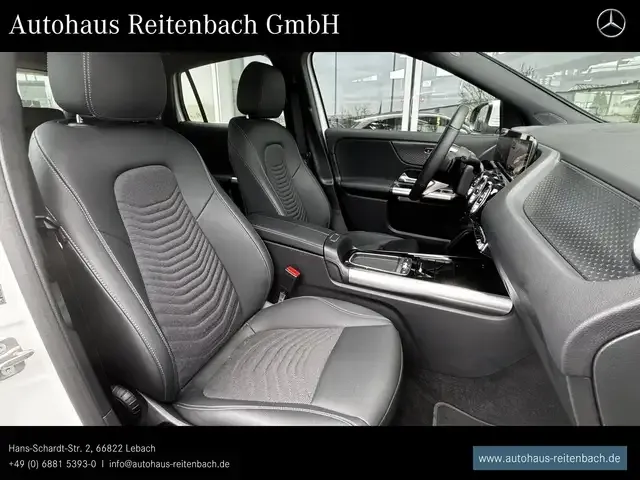 Mercedes-Benz EQA 300