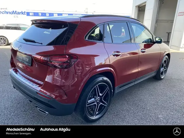 Mercedes-Benz GLA 220