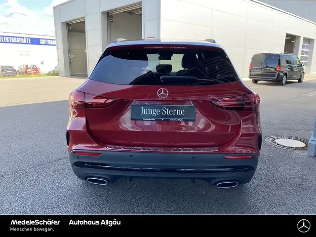 Mercedes-Benz GLA 220