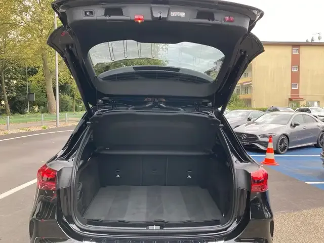 Mercedes-Benz GLA 220