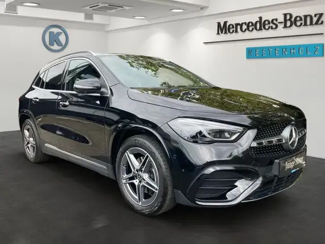 Mercedes-Benz GLA 220