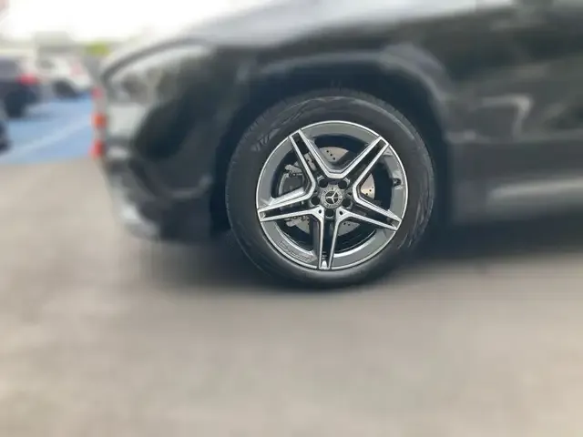 Mercedes-Benz GLA 220