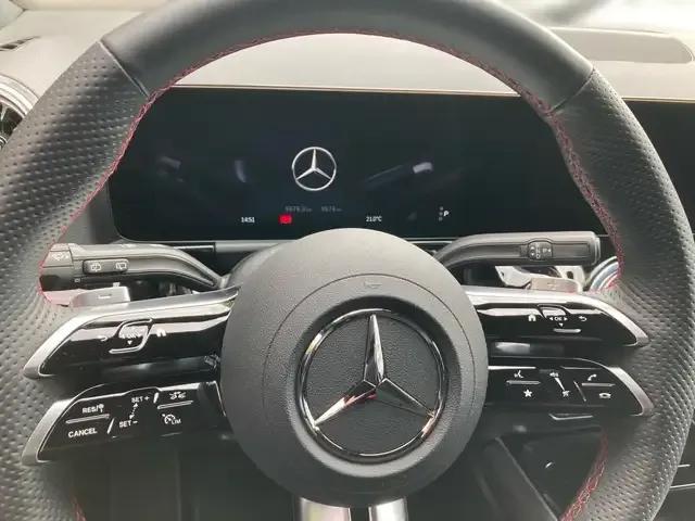 Mercedes-Benz GLA 220