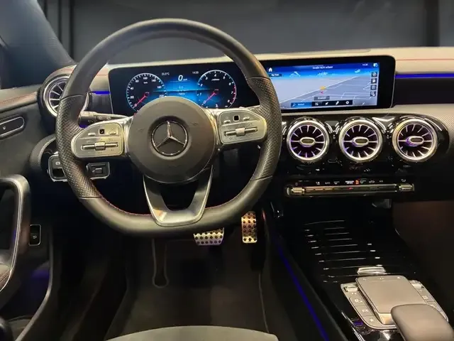 Mercedes-Benz CLA 200