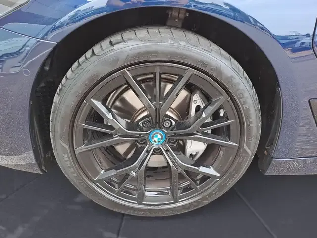 BMW 545
