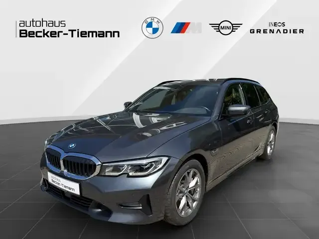 BMW 330