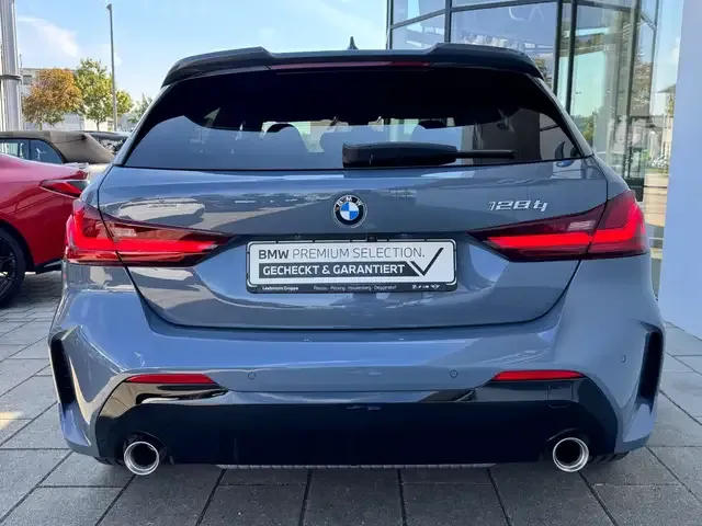 BMW 128