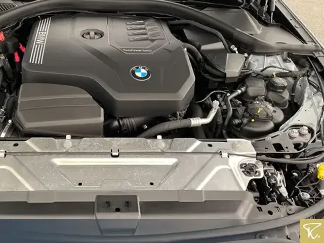 BMW 330