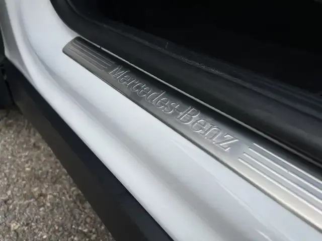 Mercedes-Benz GLB 220