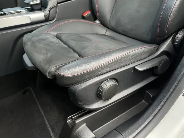Mercedes-Benz GLB 220