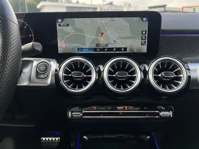 Mercedes-Benz GLB 220