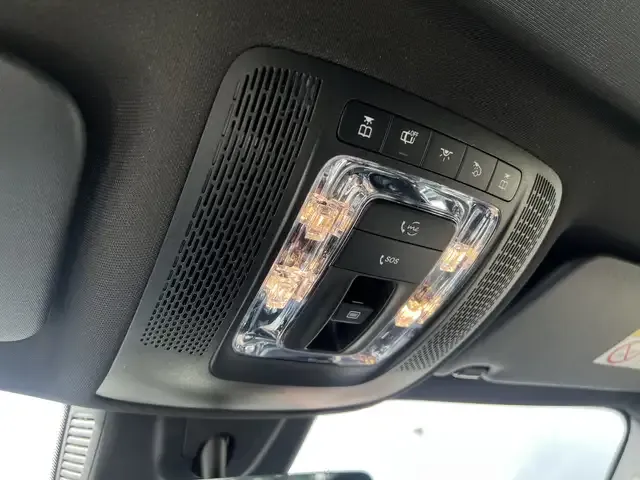 Mercedes-Benz GLB 220