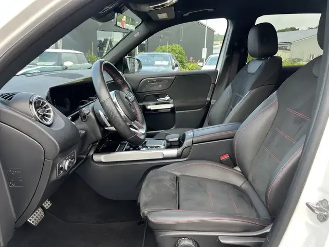 Mercedes-Benz GLB 220