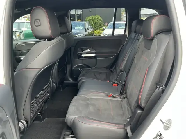 Mercedes-Benz GLB 220