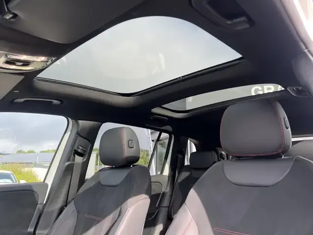 Mercedes-Benz GLB 220