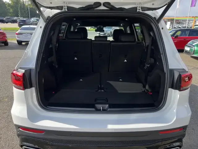 Mercedes-Benz GLB 220