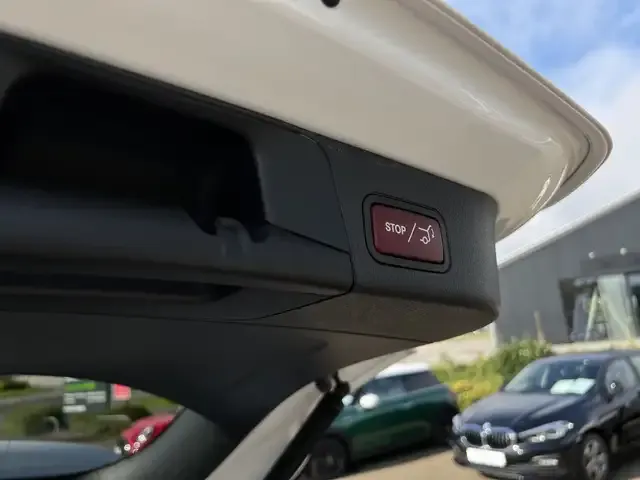 Mercedes-Benz GLB 220
