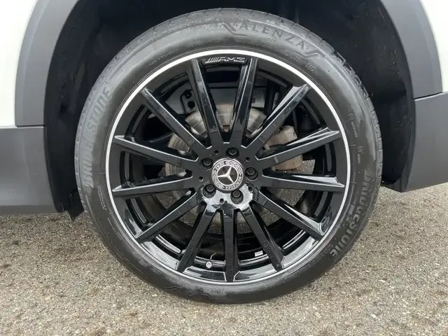 Mercedes-Benz GLB 220