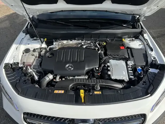 Mercedes-Benz GLB 220