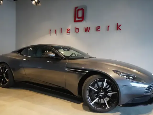 Aston Martin DB11