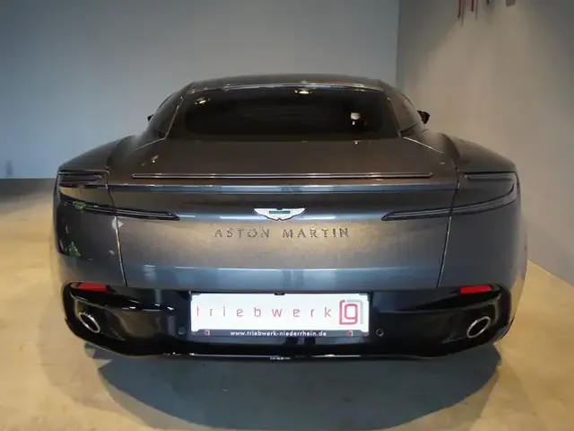 Aston Martin DB11