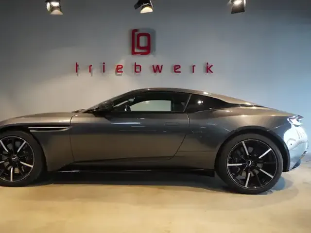 Aston Martin DB11