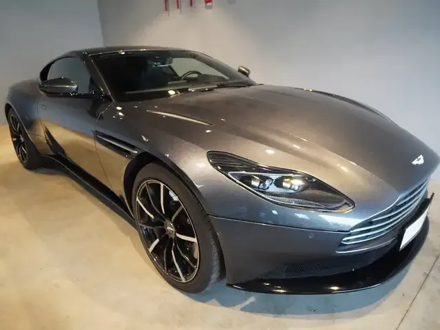 Aston Martin DB11