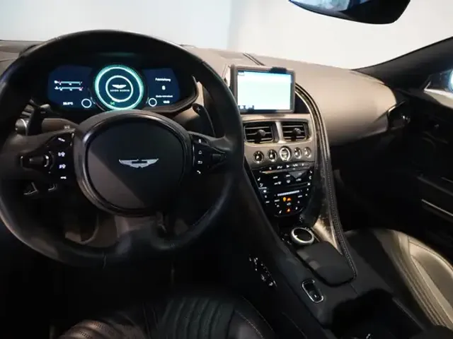 Aston Martin DB11