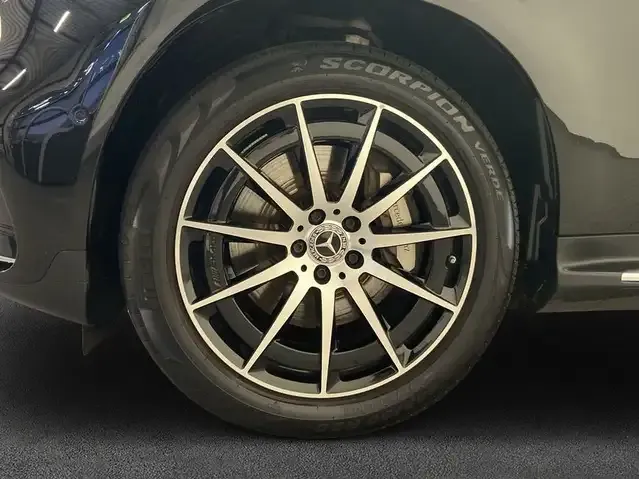 Mercedes-Benz EQC 400