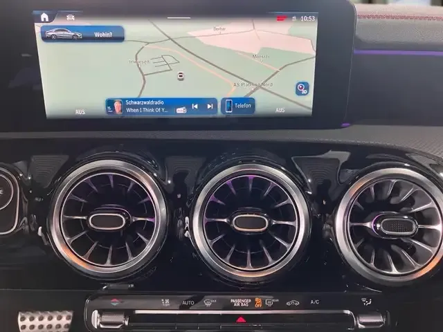 Mercedes-Benz CLA 180