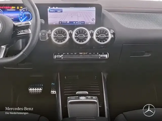 Mercedes-Benz EQA 300
