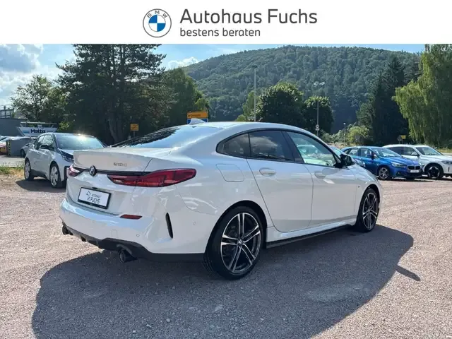 BMW 218