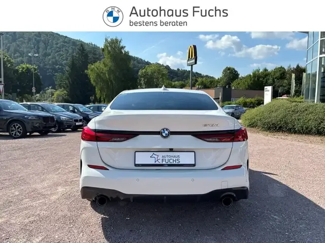 BMW 218