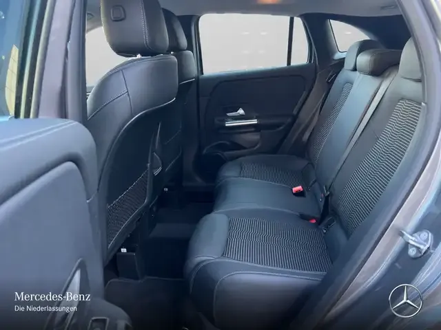Mercedes-Benz GLA 220