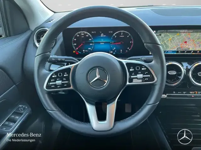 Mercedes-Benz GLA 220