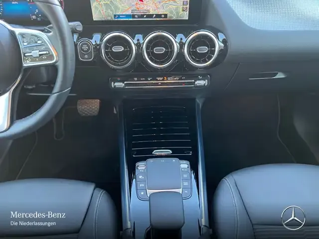 Mercedes-Benz GLA 220