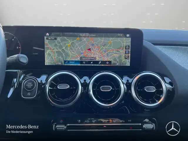 Mercedes-Benz GLA 220